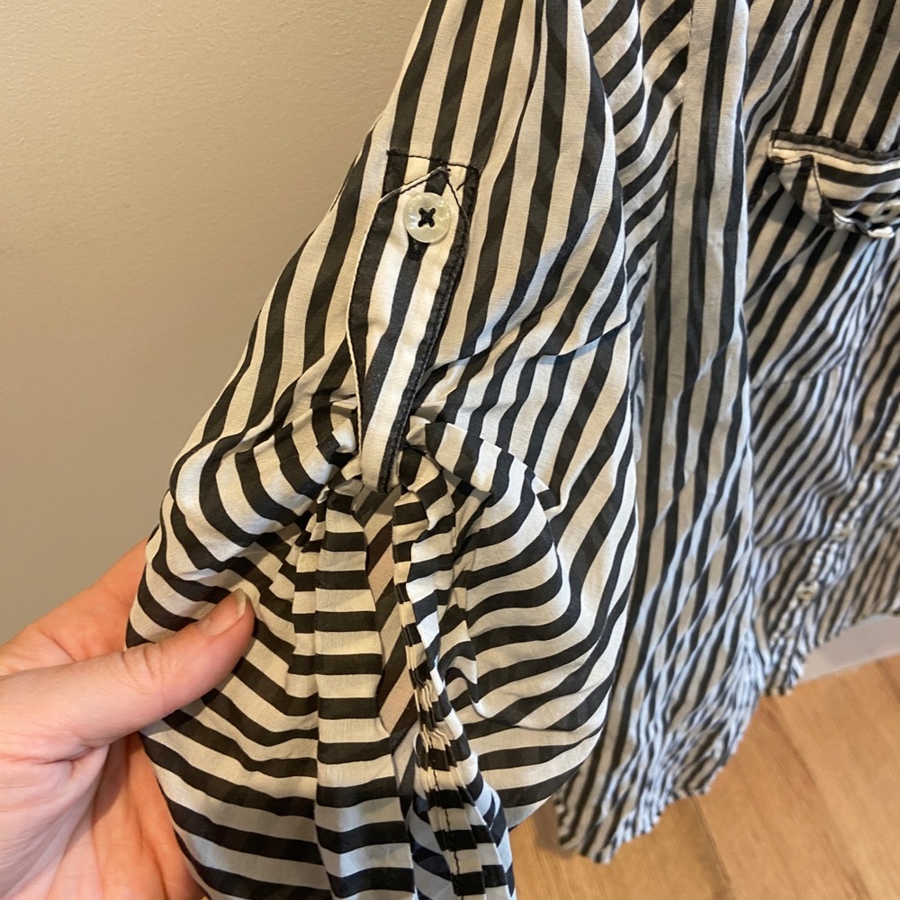 French Connection Summer Button Down - image 3